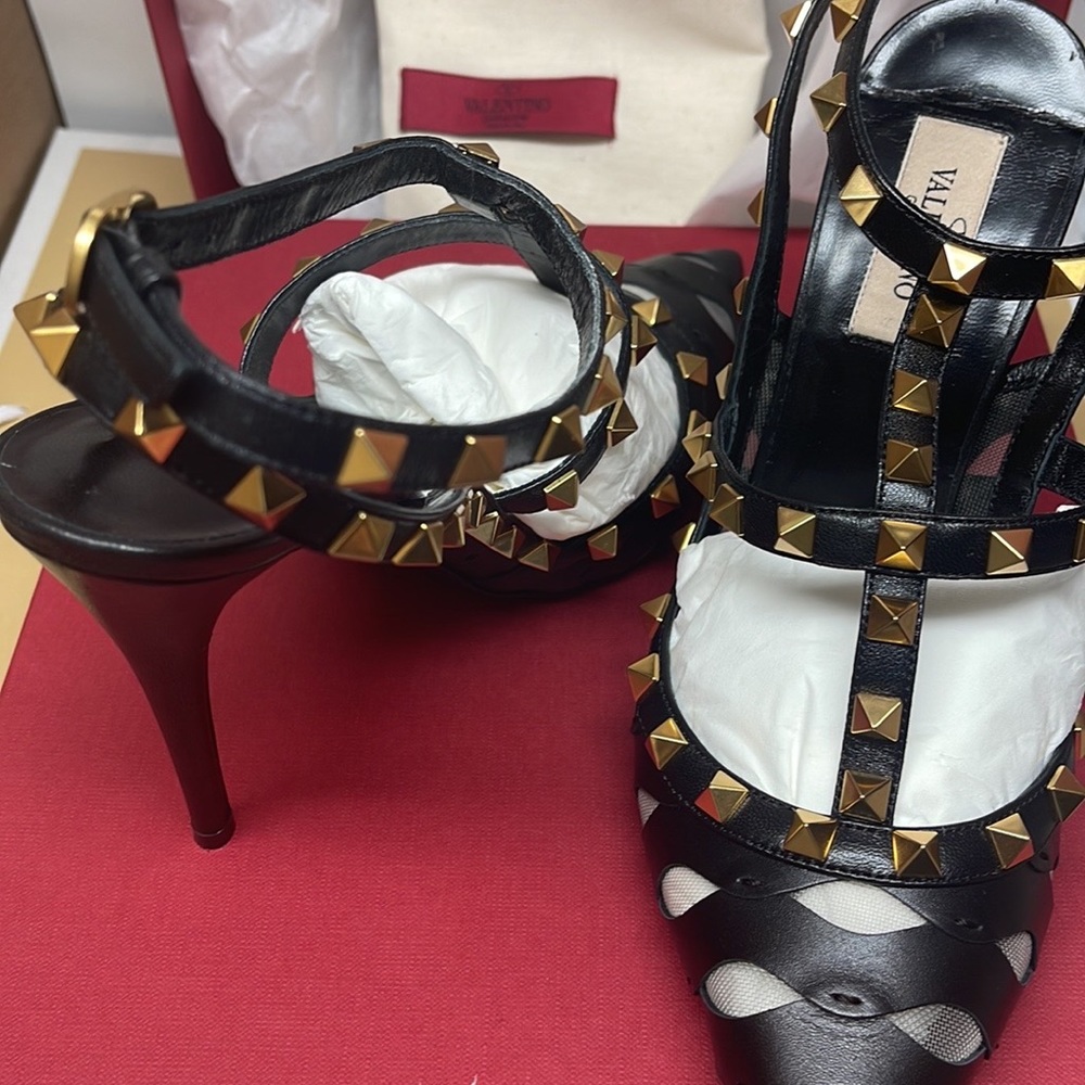 Valentino Garavani Rockstud t-strap - Picture 9 of 13